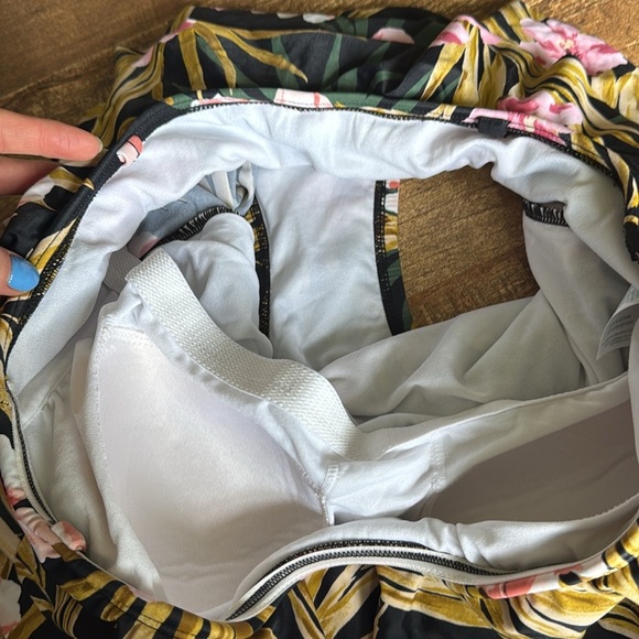 Kona Sol Women's Floral Print One-Piece Swimsuit Large - Picture 9 of 9